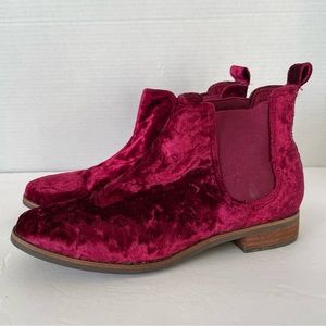 Tom’s Burgundy Velvet Booties Women’s Size 9